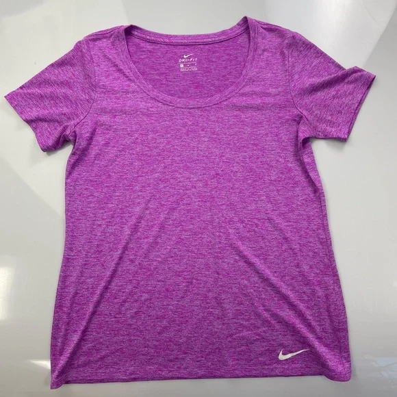 Nike woman’s t shirt size M - Picture 1 of 3